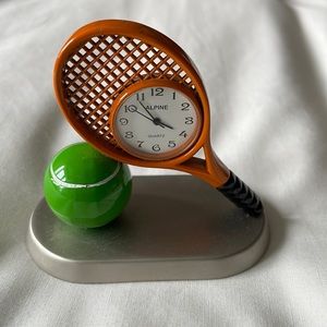Tennis racquet clock